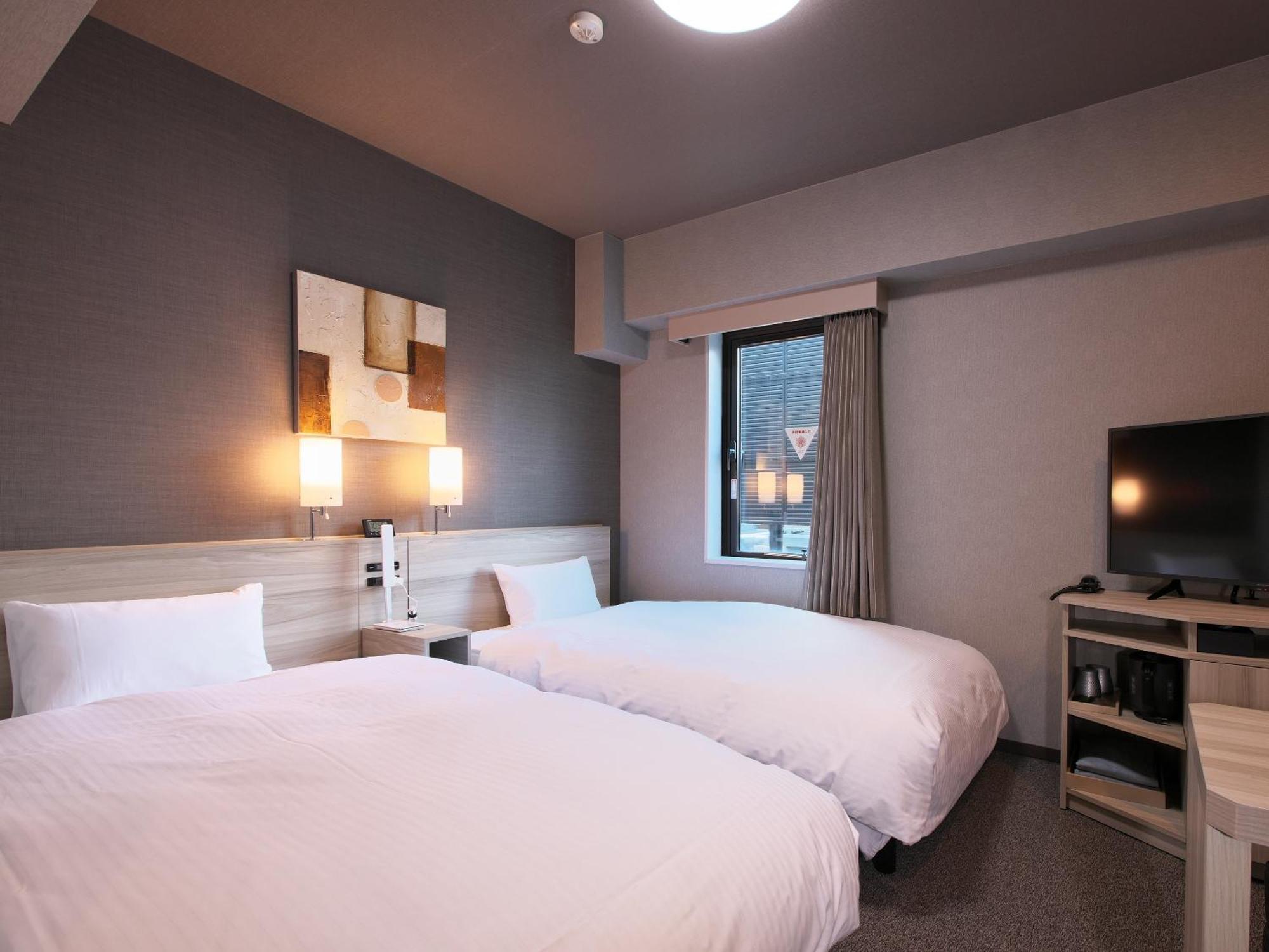 Hotel Route-Inn Toyama Ekimae Kültér fotó